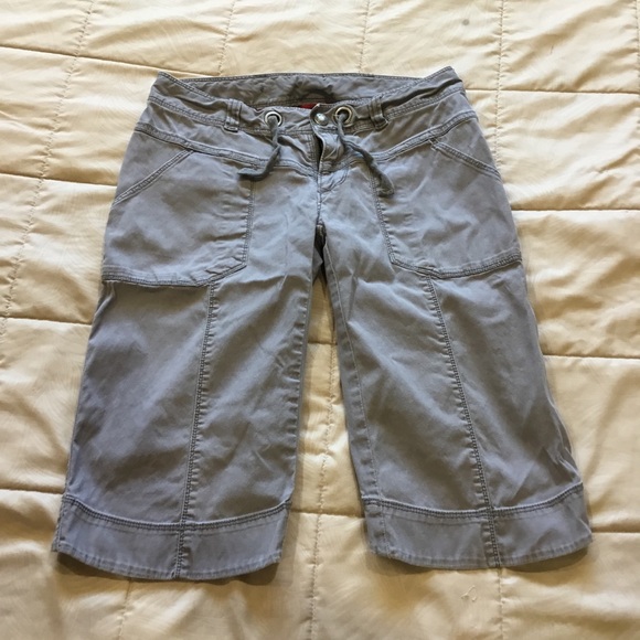 EUC The North Face shorts, size 2 - Picture 1 of 7
